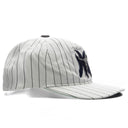 Hellstar NY Flame Snapback Blanco