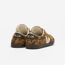 Veja Panenka Suede Camel WCountry Mujer
