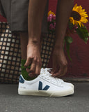 Veja Campo Leather Extra White California Mujer
