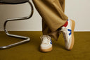 Veja V-90 O.T. Cuero Azul Atlantique Almendra Hombre