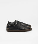 Veja Volley Signature Grained Oiled Leather Black Eagle Hombre