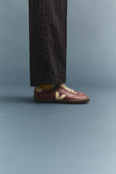 Veja Panenka Dragon Cuero Rojo Amarante Mujer - detalle